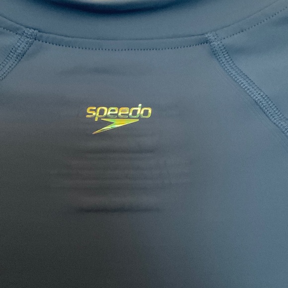 LADIES SPEEDO SWIM SHIRT W/RASH GUARD.  XL. UV PROTECTION. NWOT.  HAS ZIPPER. - Picture 6 of 7
